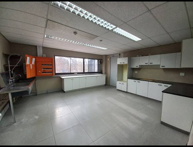 924M² OFFICE TO LET IN MOWBRAY